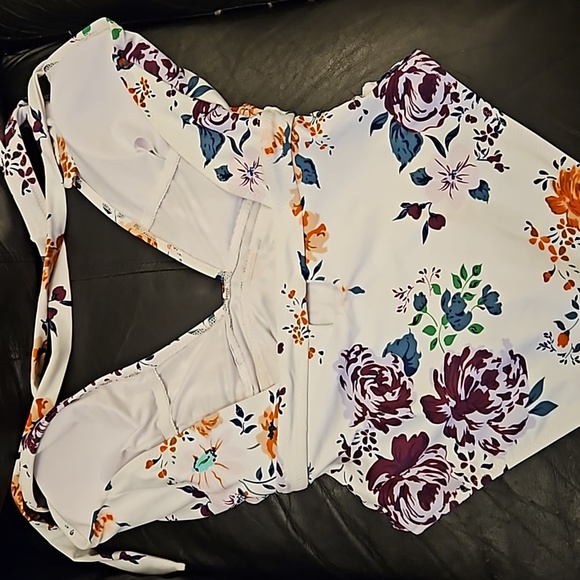 NWT Cupshe swimsuit - Picture 4 of 9